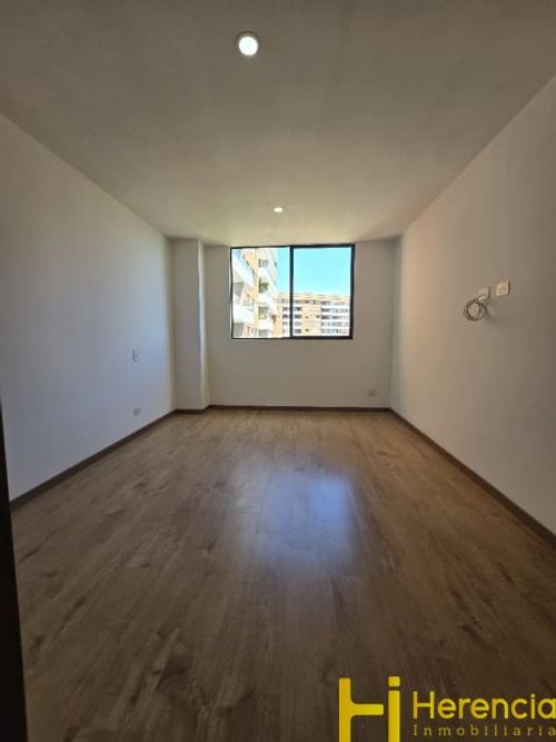 Apartamento de 3 alcobas en arriendo en Loma Del Escobero, Envigado, 110 m² · foto 2 de 24