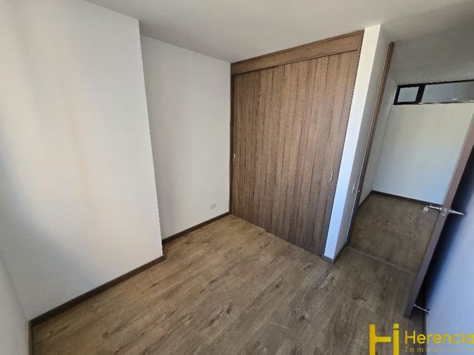 Apartamento de 3 alcobas en arriendo en Loma Del Escobero, Envigado, 110 m² · foto 5 de 24