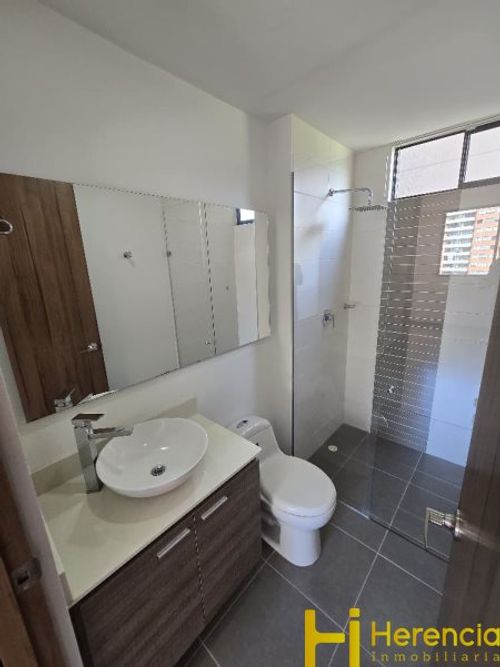 Apartamento de 3 alcobas en arriendo en Loma Del Escobero, Envigado, 110 m² · foto 10 de 24