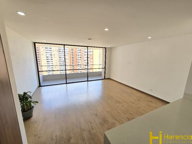 Apartamento de 3 alcobas en arriendo en Loma Del Escobero, Envigado, 110 m² · foto 13 de 24