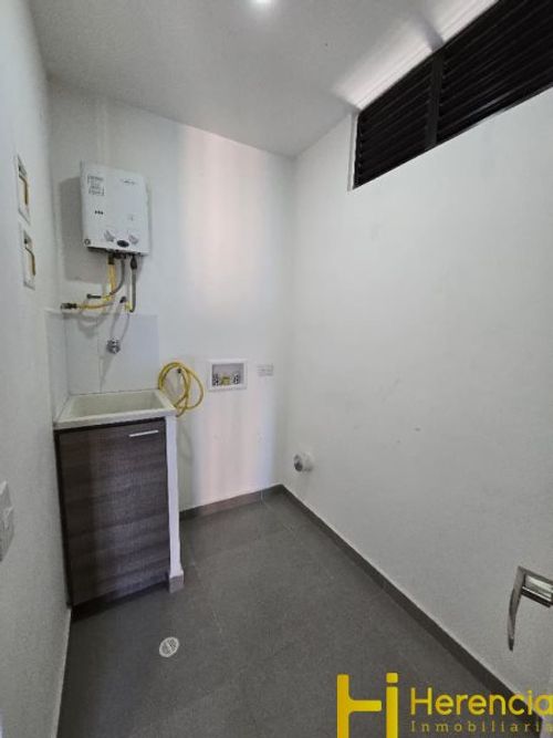Apartamento de 3 alcobas en arriendo en Loma Del Escobero, Envigado, 110 m² · foto 14 de 24