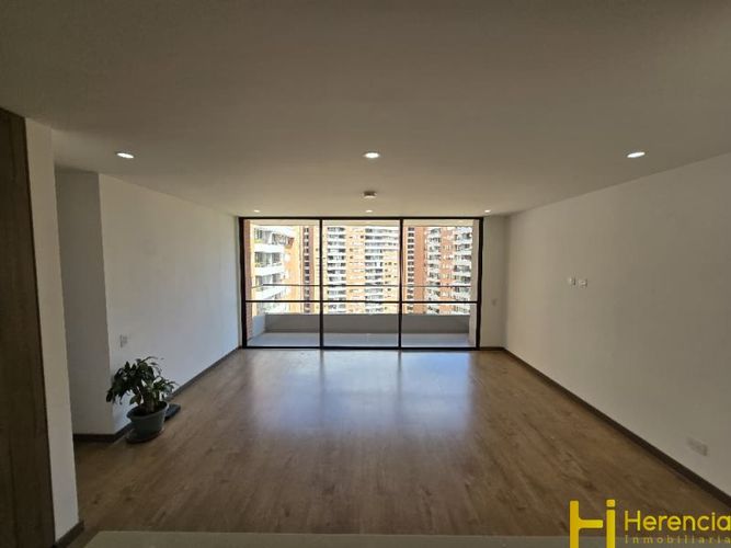 Apartamento de 3 alcobas en arriendo en Loma Del Escobero, Envigado, 110 m² · foto 16 de 24