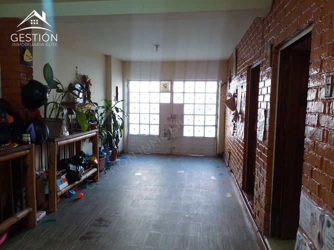 Casa de 7 alcobas en venta en La Trinidad, Bogotá, 144 m² · foto 2 de 23