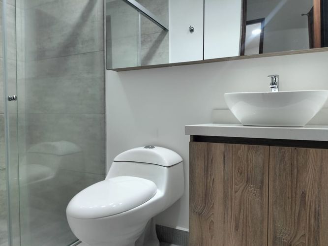 Apartamento de 3 alcobas en arriendo en El Poblado, Medellín, 180 m² · foto 18 de 19