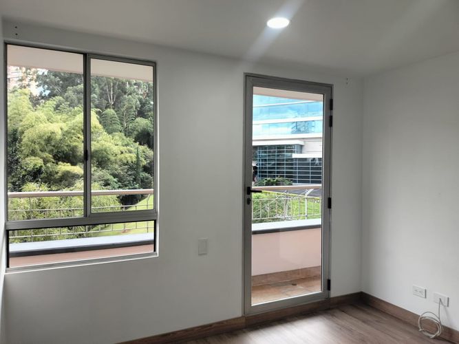 Apartamento de 3 alcobas en arriendo en El Poblado, Medellín, 180 m² · foto 7 de 19
