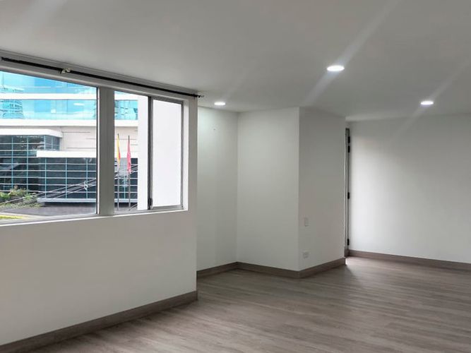 Apartamento de 3 alcobas en arriendo en El Poblado, Medellín, 180 m² · foto 9 de 19