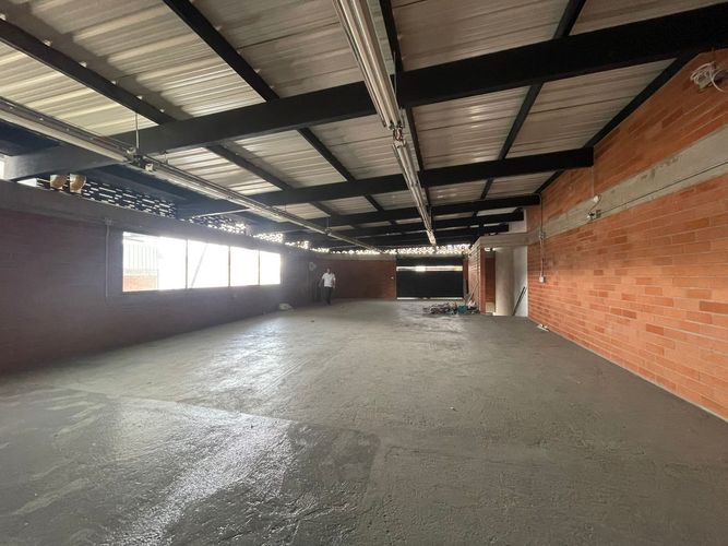 Bodega en arriendo en Trinidad, Medellín, 160 m² · foto 2 de 14