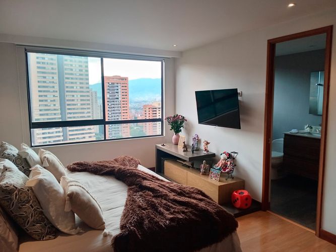 Apartamento de 3 alcobas en arriendo en El Poblado, Medellín, 133 m² · foto 16 de 18
