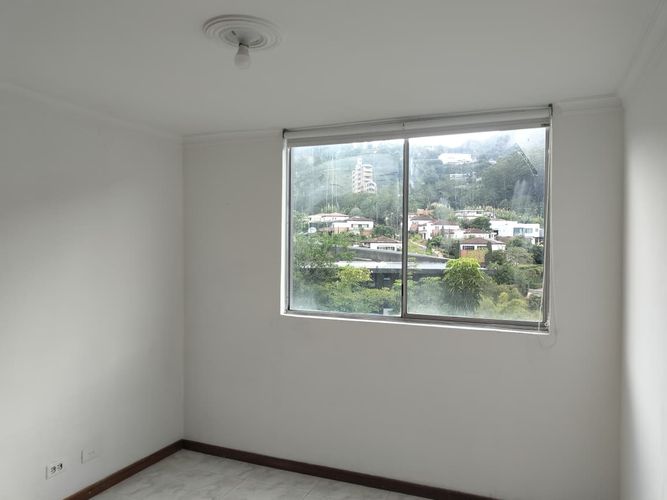 Apartamento de 4 alcobas en arriendo en El Poblado, Medellín, 154 m² · foto 9 de 15