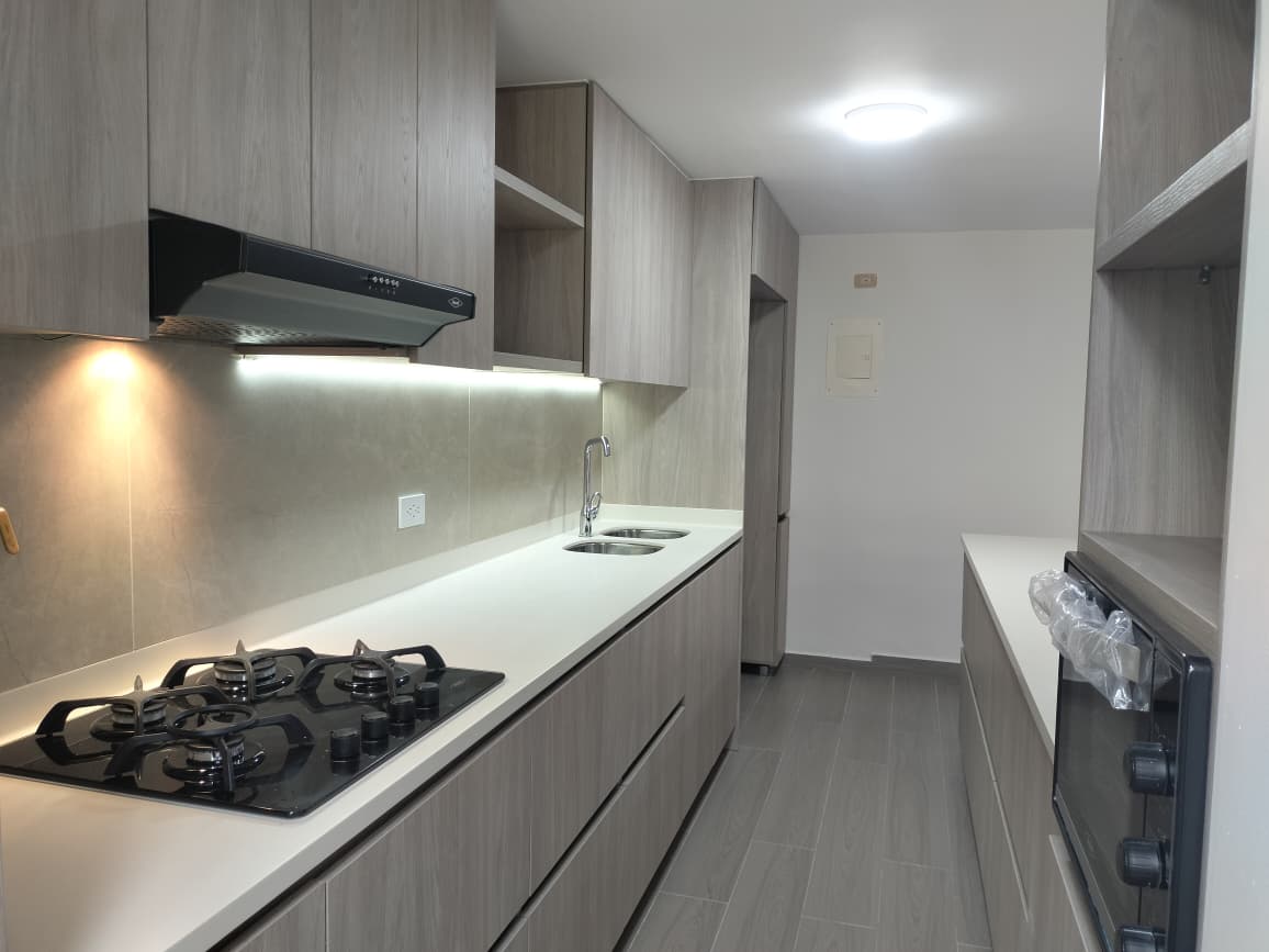 Apartamento en arriendo en El Poblado, Medellín · foto 4 de 17