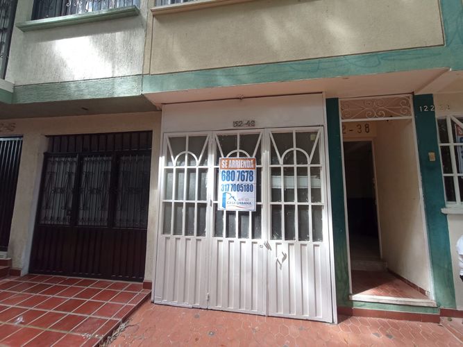 Casa de 3 alcobas en venta en Guayacanes, Floridablanca, 93 m² · foto 2 de 20