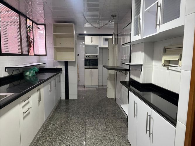 Apartamento de 3 alcobas en venta en La Calleja, Bogotá, 180 m² · foto 8 de 22