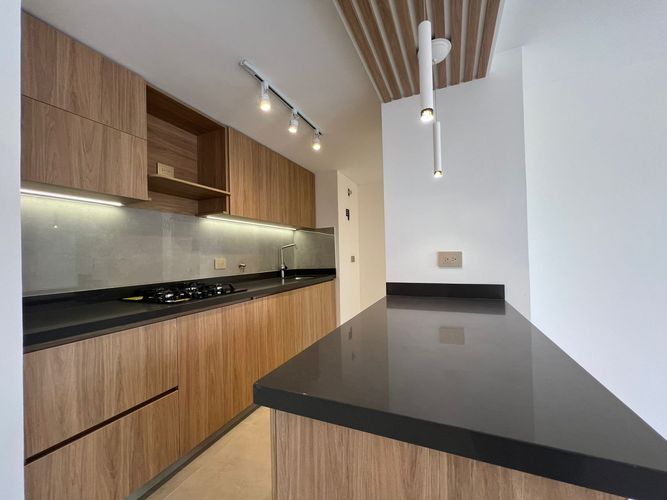 Apartamento de 2 alcobas en arriendo en El Poblado, Medellín, 79 m² · foto 8 de 18