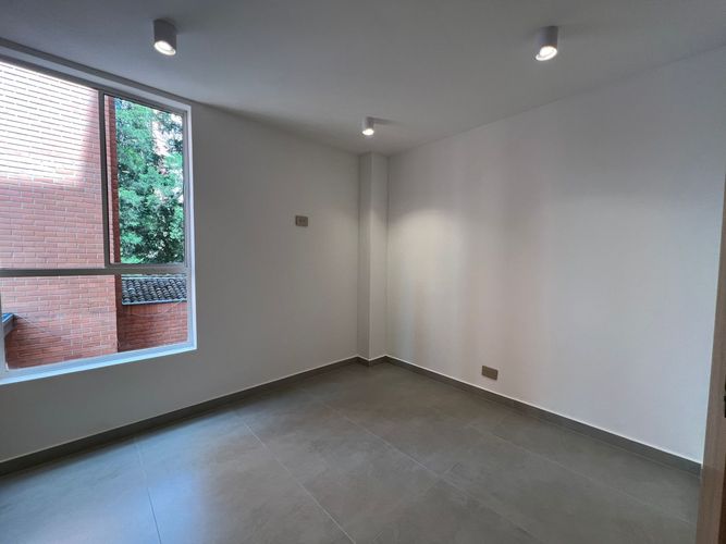 Apartamento de 2 alcobas en arriendo en El Poblado, Medellín, 79 m² · foto 12 de 18