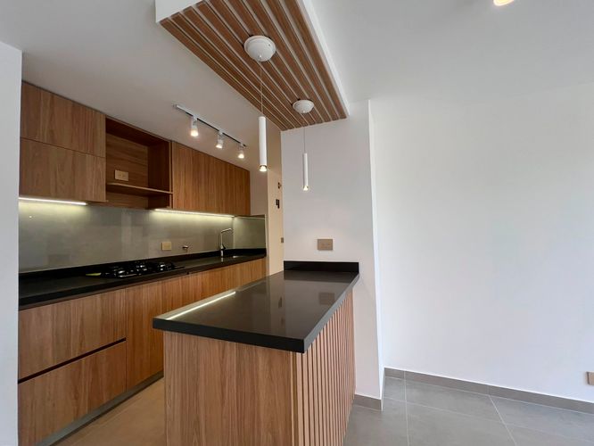 Apartamento de 2 alcobas en arriendo en El Poblado, Medellín, 79 m² · foto 7 de 18