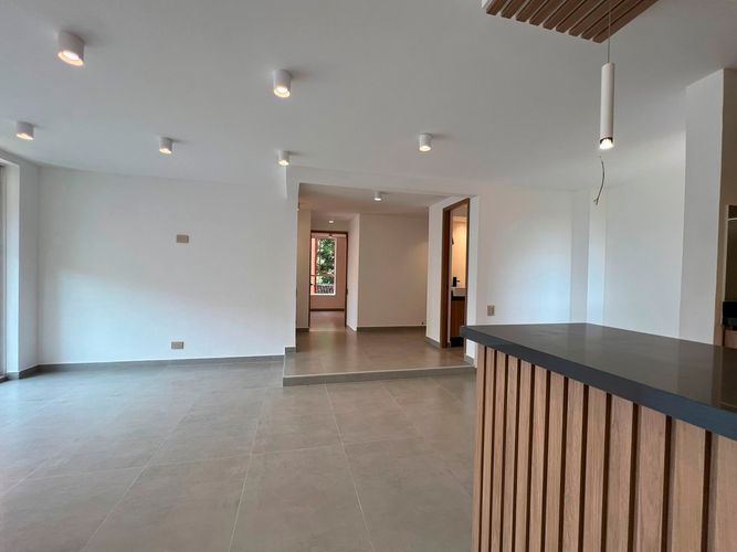 Apartamento de 2 alcobas en arriendo en El Poblado, Medellín, 79 m² · foto 11 de 18