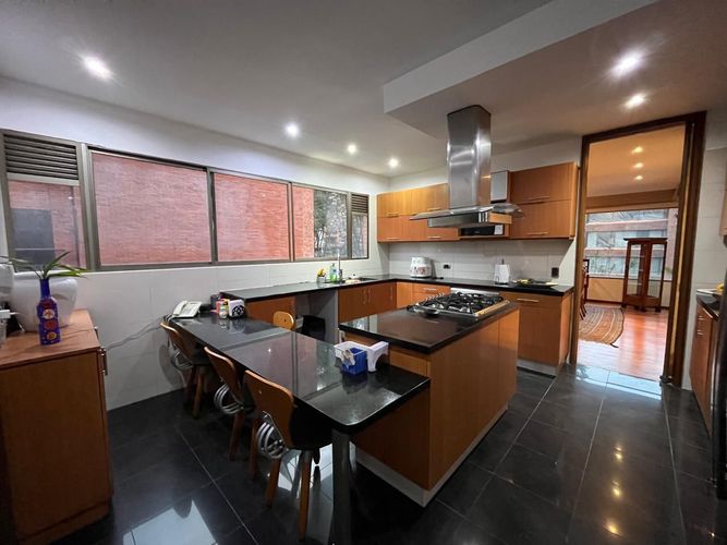 Apartamento de 3 alcobas en arriendo en La Cabrera, Bogotá, 270 m² · foto 7 de 18