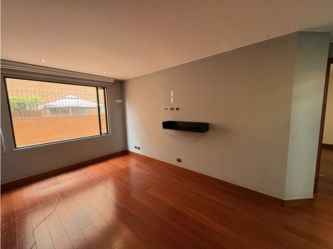 Apartamento de 4 alcobas en arriendo en Chicó Navarra, Bogotá, 200 m² · foto 4 de 16