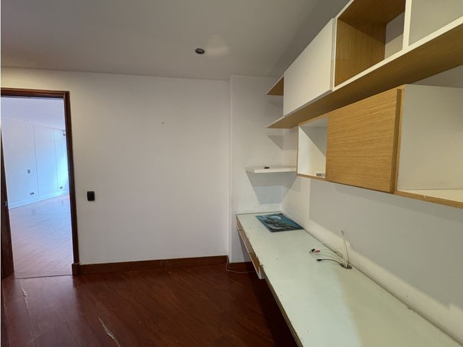 Apartamento de 4 alcobas en arriendo en Chicó Navarra, Bogotá, 200 m² · foto 5 de 16