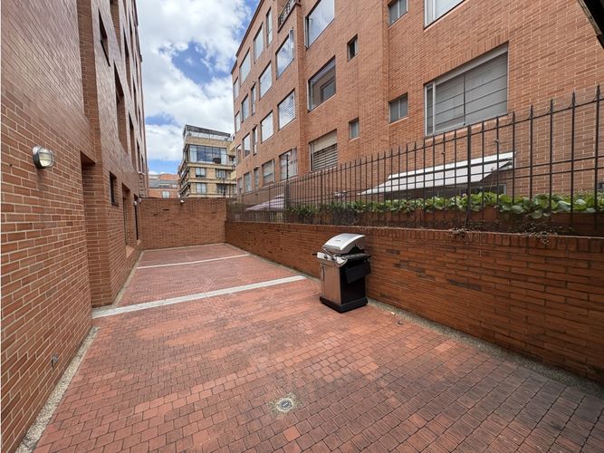Apartamento de 4 alcobas en arriendo en Chicó Navarra, Bogotá, 200 m² · foto 9 de 16
