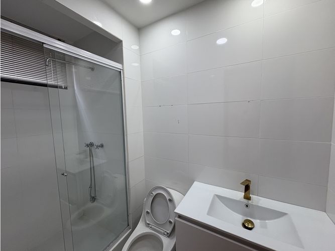 Apartamento de 4 alcobas en arriendo en Chicó Navarra, Bogotá, 200 m² · foto 14 de 16