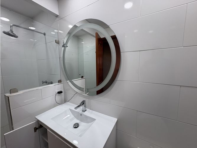 Apartamento de 4 alcobas en arriendo en Chicó Navarra, Bogotá, 200 m² · foto 15 de 16