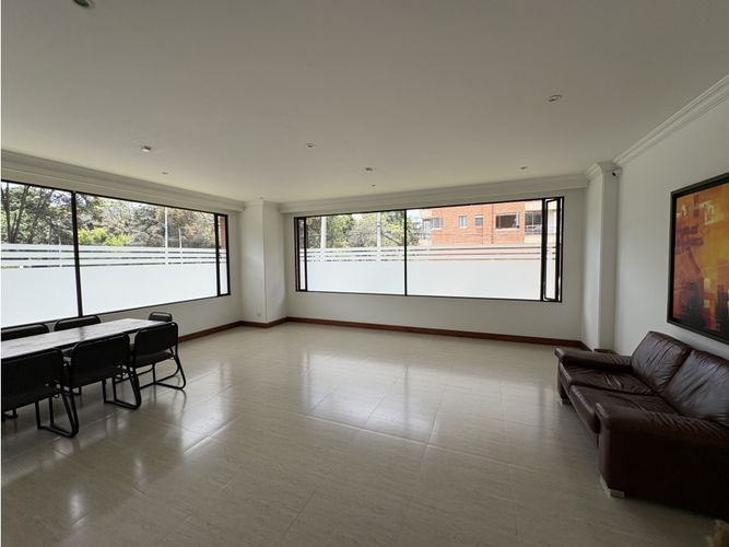 Apartamento de 4 alcobas en arriendo en Chicó Navarra, Bogotá, 200 m² · foto 16 de 16
