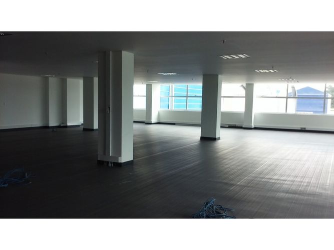 Oficina en arriendo en Siberia, Cota, 1066 m² · foto 3 de 12