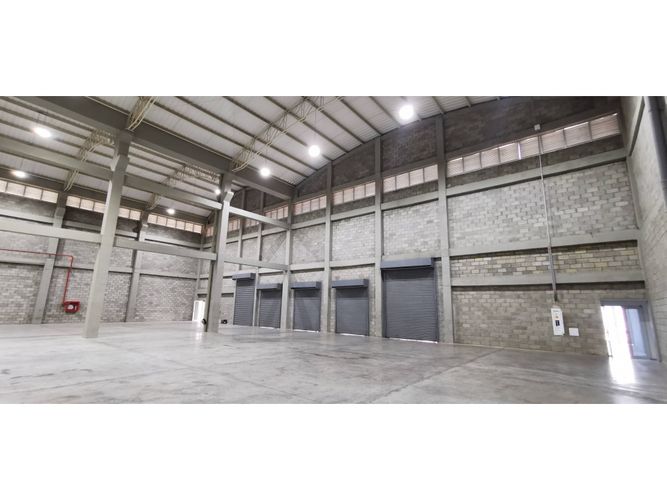 Bodega en arriendo en Alfonso Lopez, Barranquilla, 2087 m² · foto 2 de 13