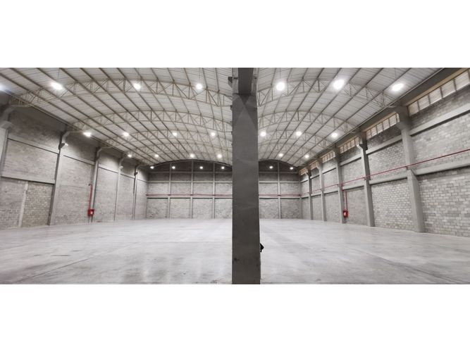 Bodega en arriendo en Alfonso Lopez, Barranquilla, 2087 m² · foto 4 de 13
