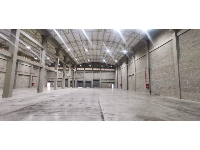 Bodega en arriendo en Alfonso Lopez, Barranquilla, 2087 m² · foto 5 de 13