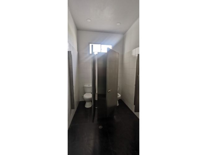 Bodega en arriendo en Alfonso Lopez, Barranquilla, 2087 m² · foto 8 de 13