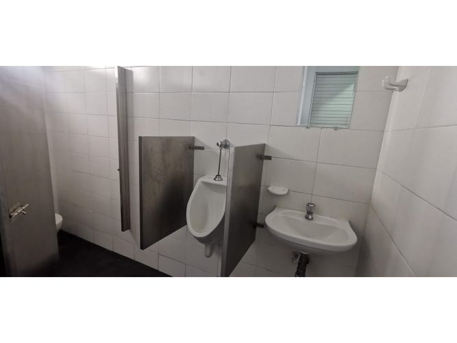 Bodega en arriendo en Alfonso Lopez, Barranquilla, 2087 m² · foto 11 de 13