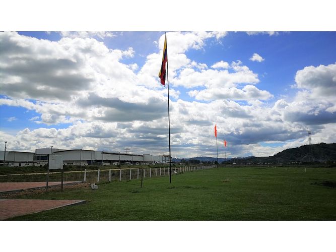 Lote en venta en Cota, 20218 m² · foto 3 de 3