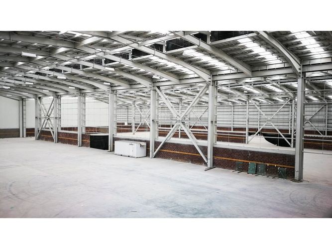 Bodega en arriendo en Parque Industrial Santo Domingo, Madrid, 4654 m² · foto 6 de 19