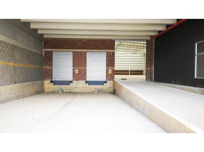 Bodega en arriendo en Parque Industrial Santo Domingo, Madrid, 4654 m² · foto 8 de 19