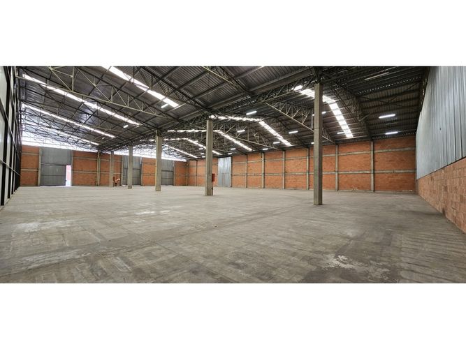 Bodega en arriendo en La Magnolia, Mosquera, 1618 m² · foto 5 de 9