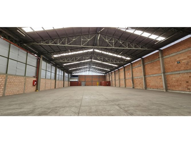 Bodega en arriendo en La Magnolia, Mosquera, 1618 m² · foto 9 de 9