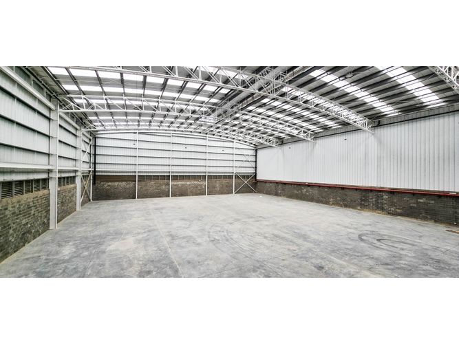 Bodega en arriendo en Siberia, Cota, 1885 m² · foto 2 de 14
