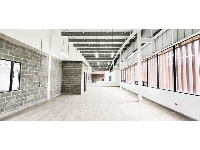 Bodega en arriendo en Siberia, Cota, 1885 m² · foto 8 de 14