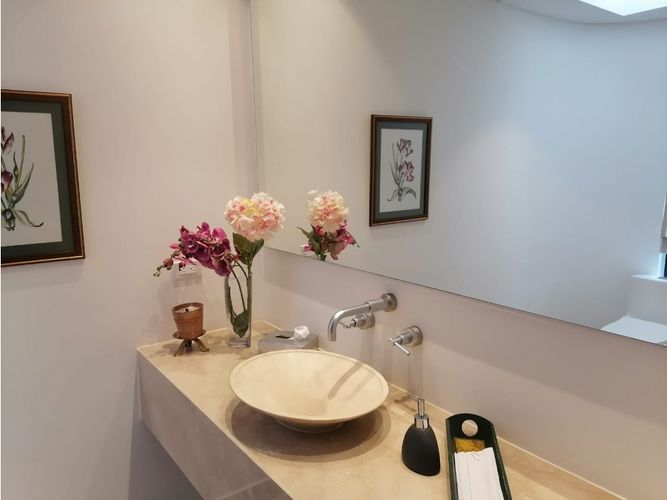 Casa de 4 alcobas en venta en Santa Paula, Bogotá, 597 m² · foto 3 de 24