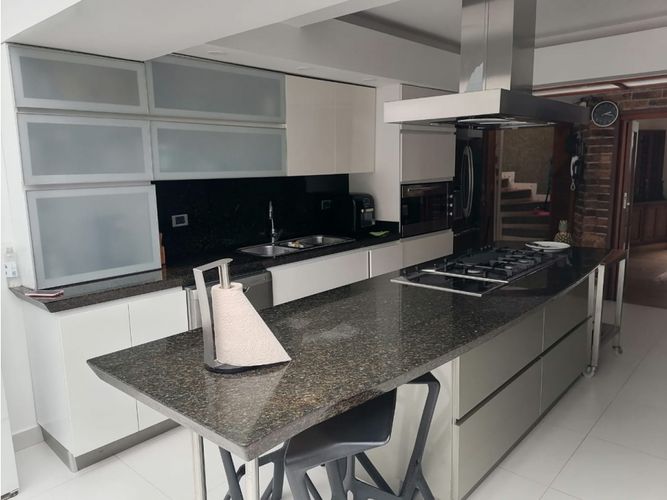 Casa de 4 alcobas en venta en Santa Paula, Bogotá, 597 m² · foto 4 de 24