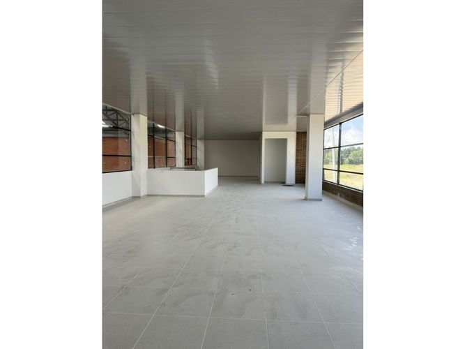 Bodega en arriendo en Zona Centro, Madrid, 1715 m² · foto 6 de 11