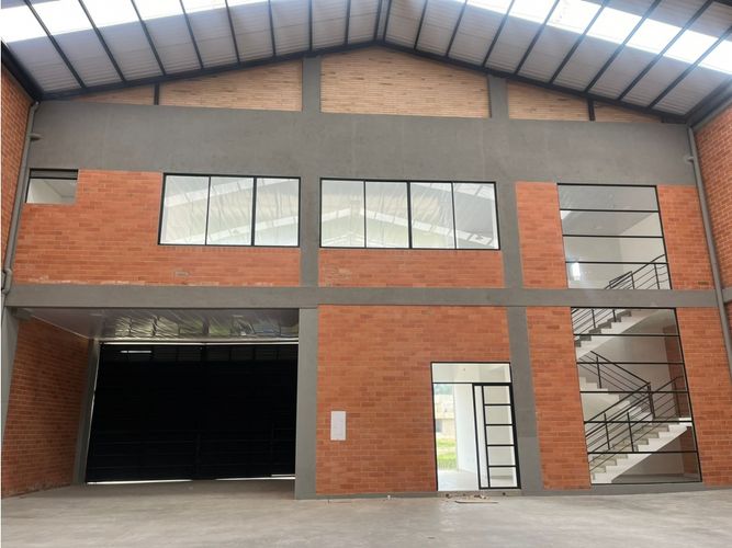 Bodega en arriendo en Zona Centro, Madrid, 668 m² · foto 3 de 12