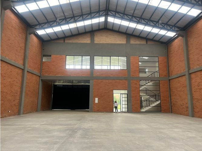 Bodega en arriendo en Zona Centro, Madrid, 668 m² · foto 9 de 12