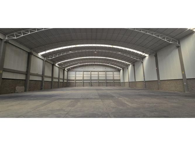 Bodega en arriendo en Siberia, Cota, 2600 m² · foto 3 de 17