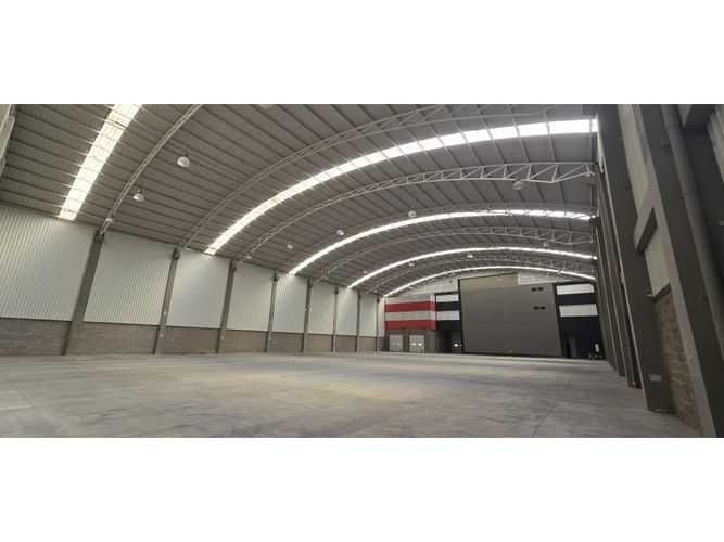 Bodega en arriendo en Siberia, Cota, 2600 m² · foto 9 de 17