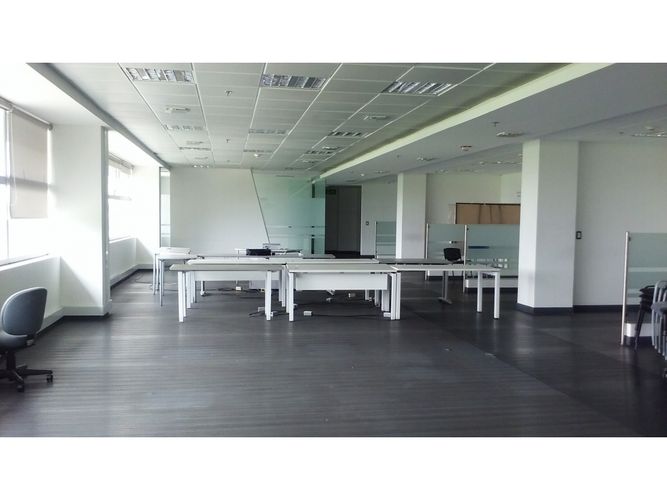 Oficina en arriendo en Siberia, Cota, 1066 m² · foto 2 de 12