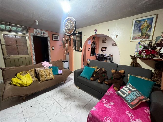 Casa de 6 alcobas en venta en Los Angeles, Madrid, 270 m² · foto 3 de 24