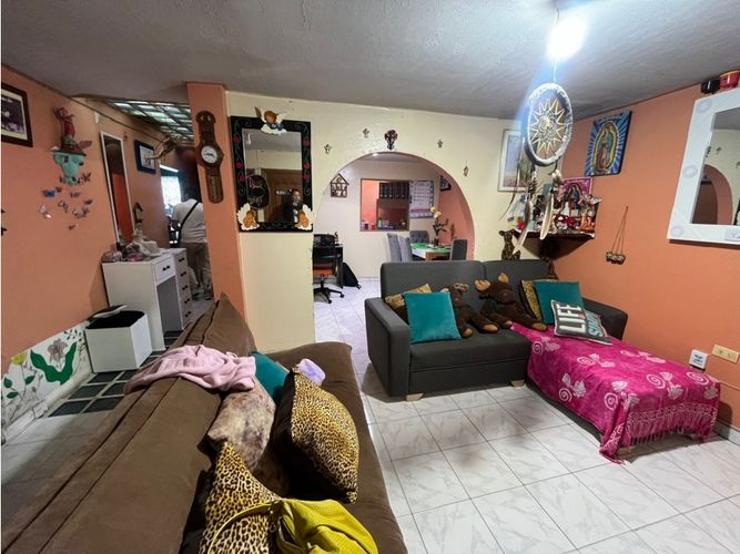 Casa de 6 alcobas en venta en Los Angeles, Madrid, 270 m² · foto 11 de 24